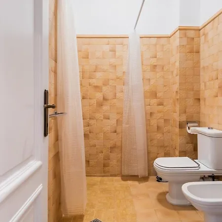Appartement Majestic 1bd Near Nevsky Cathedral With Balcony *